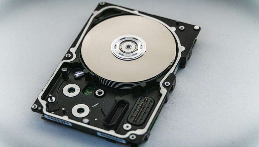 Hard Disk Drive क्या है? प्रकार, कार्यप्रणाली, फायदे-नुकसान